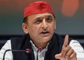 “चुनाव आयोग मर गया है, सफेद कफ़न भेंट करना होगा”: मिल्कीपुर उपचुनाव पर अखिलेश यादव का तीखा हमला